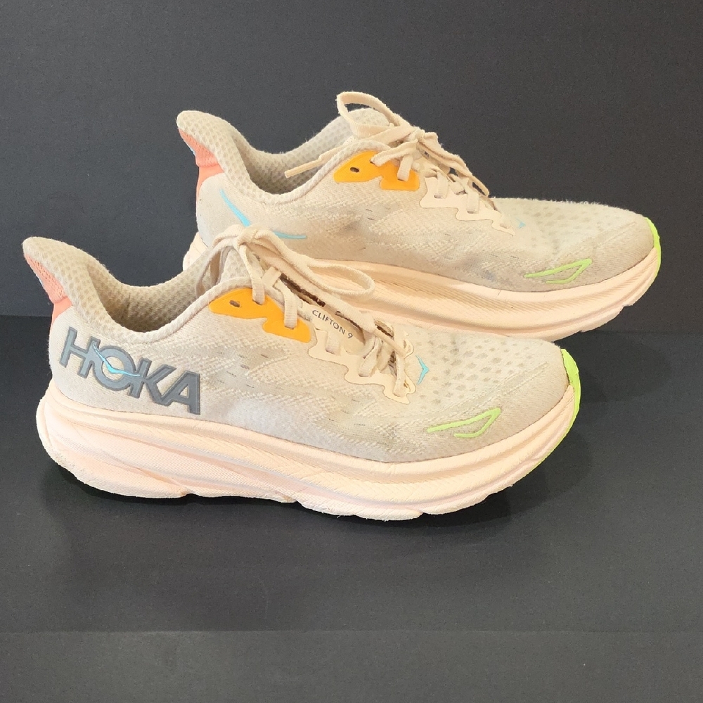 Hoka Clifton 9 Women's Sneakers in Beige with Neon Highlights Size 7.5 B